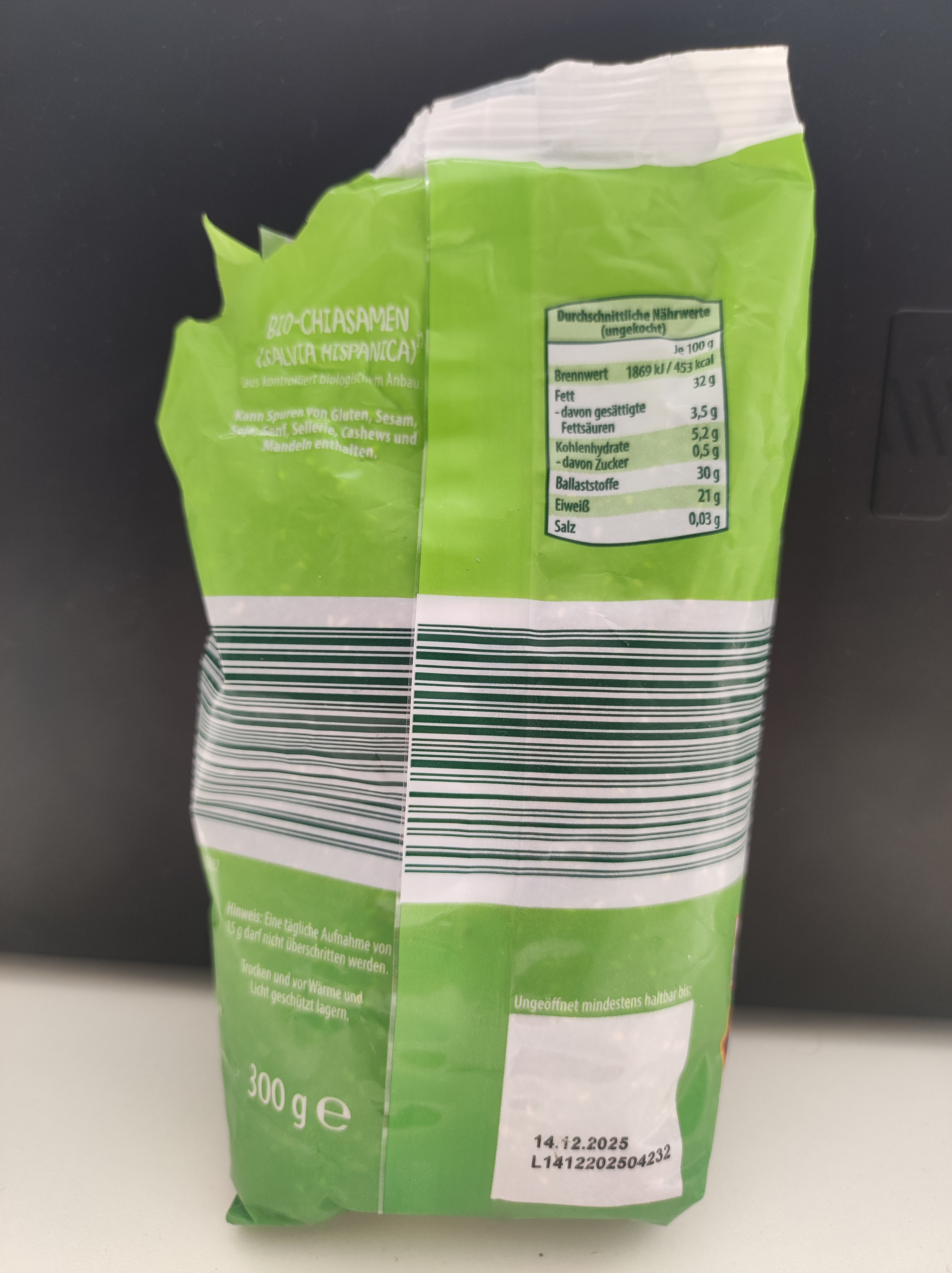 ALDI GUT BIO Bio-Chiasamen Reich an Ballaststoffen und Omega-3-Fettsäuren; kontrolliert ökologische Erzeugung 1.85€ 300g Beutel 1kg 6.17€