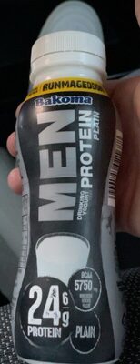 Men Drinkikg Yoghurt Protein
